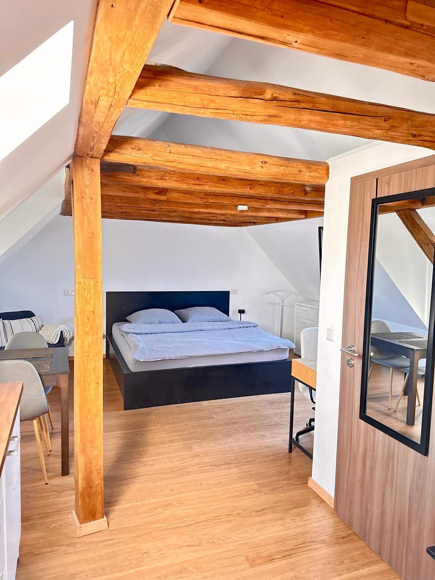 1 Zimmer Wohnung Dg Mit Klimaanlage Und Kleinen Balkon Oedheim Exterior foto